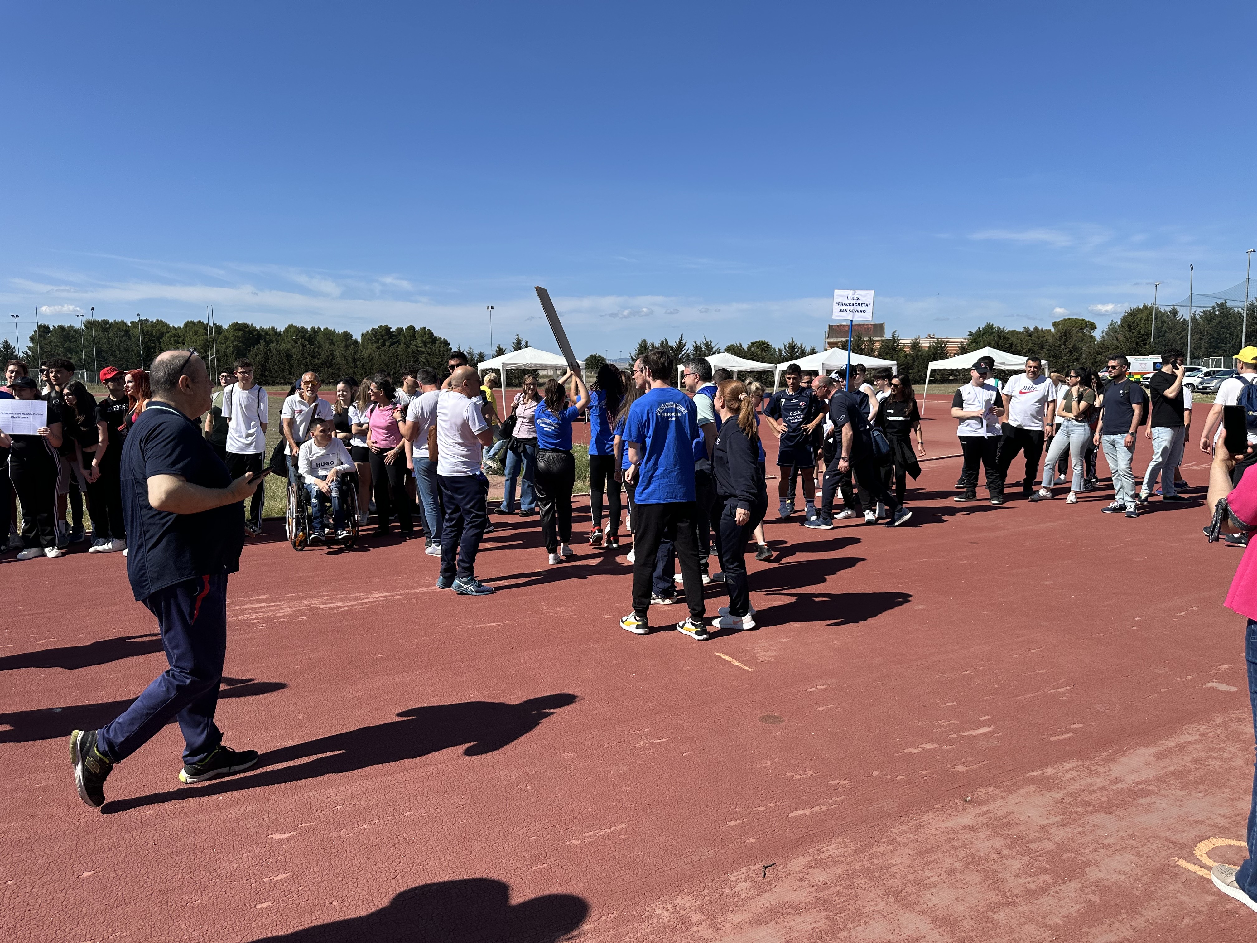 Galleria A Foggia la Festa provinciale dello sport scolastico senza barriere - Diapositiva 2 di 2