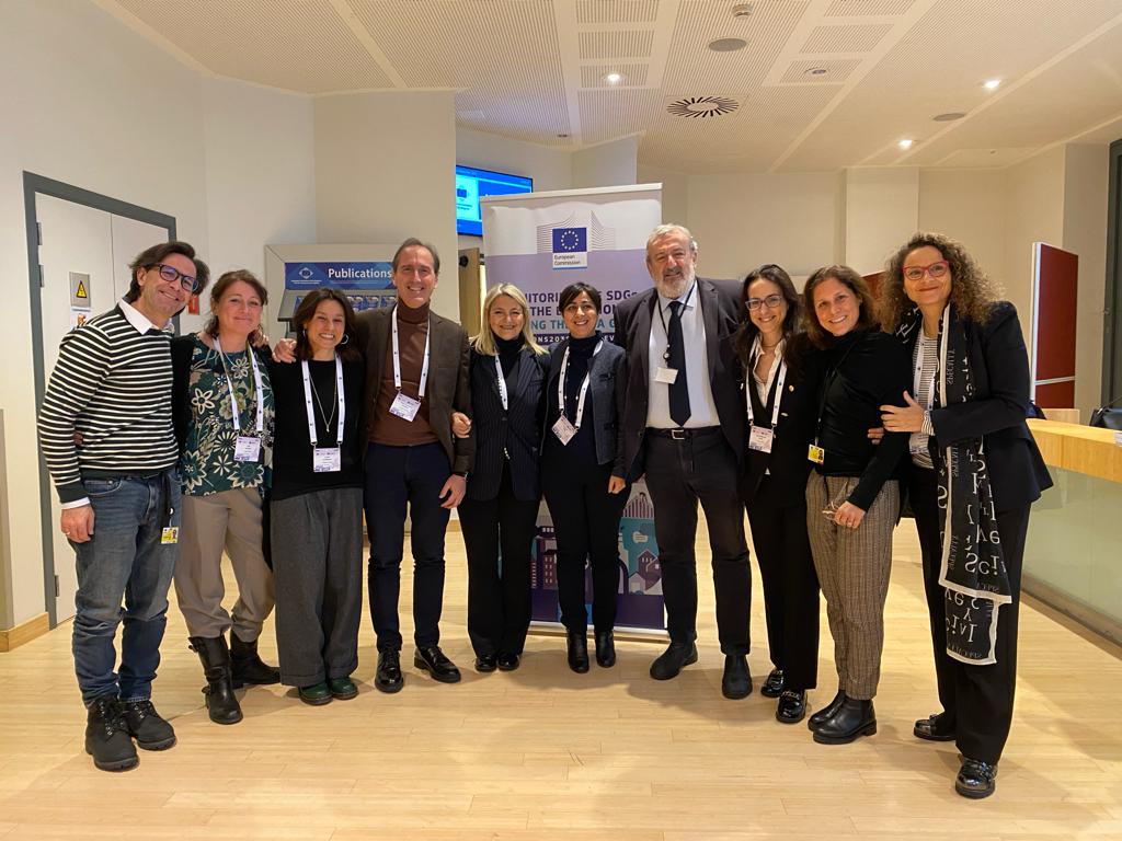 Galleria REGIONS2030, IL PRESIDENTE EMILIANO E L’ASSESSORA MARASCHIO A BRUXELLES PER L’EVENTO FINALE DEL PROGETTO - Diapositiva 2 di 5