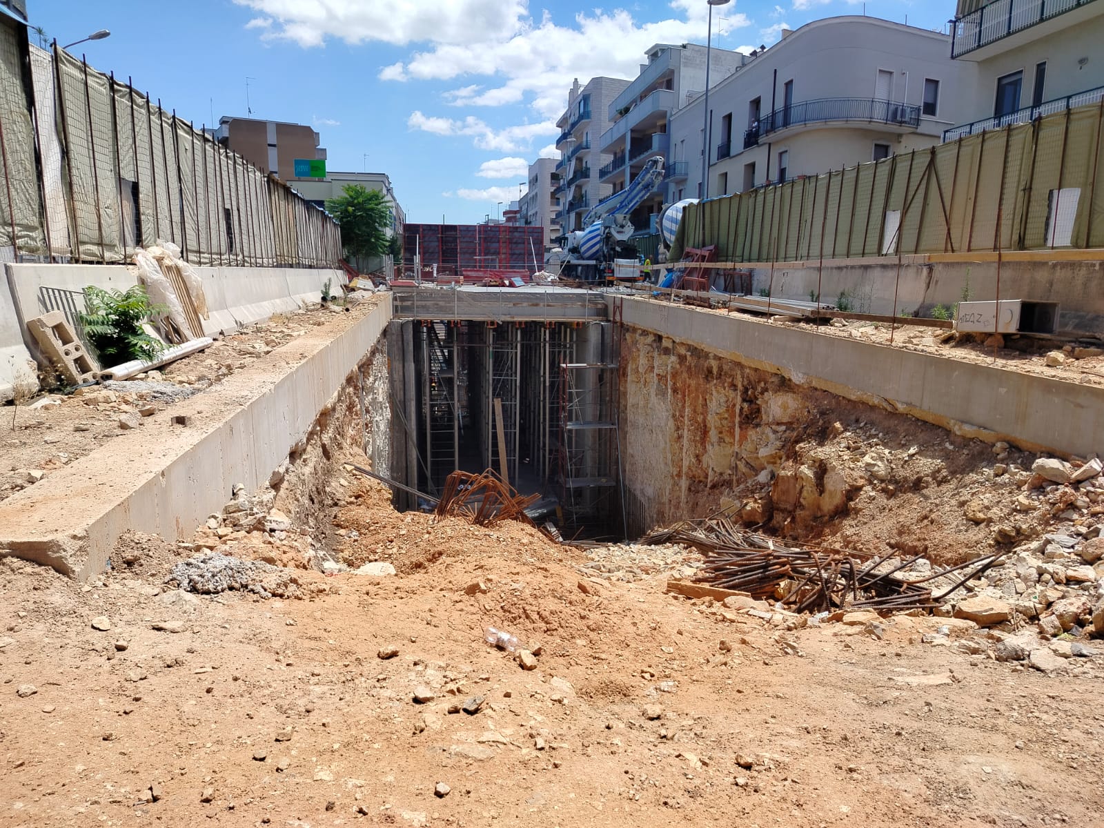 Galleria Trasporti, sopralluogo dell’assessore Ciliento ad Andria sui cantieri dell’interramento della linea ferroviaria gestita da Ferrotramviaria - Diapositiva 1 di 6