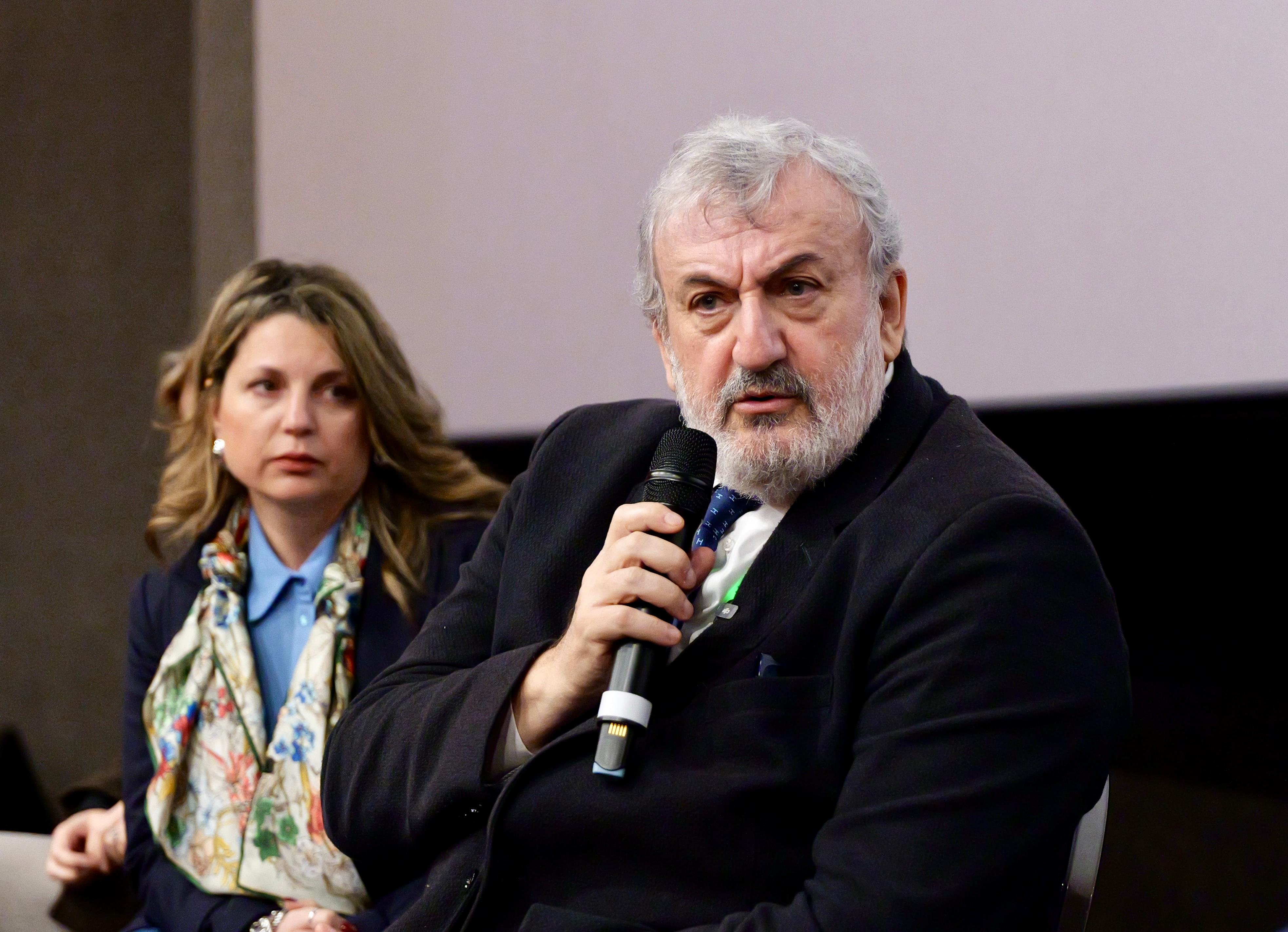 Galleria BIF&ST, EMILIANO E MATRANGOLA ALLA PROIEZIONE DEL DOCUFILM SUL DELITTO MARCONE: “ANCHE IL CINEMA È UTILE PER COMBATTERE LE MAFIE, SI VALUTI L’OPPORTUNITÀ DI RIAPRIRE LE INDAGINI” - Diapositiva 2 di 6