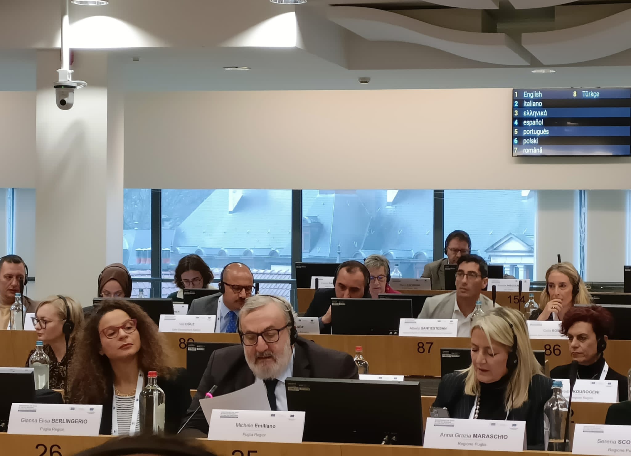 Galleria REGIONS2030, IL PRESIDENTE EMILIANO E L’ASSESSORA MARASCHIO A BRUXELLES PER L’EVENTO FINALE DEL PROGETTO - Diapositiva 1 di 5