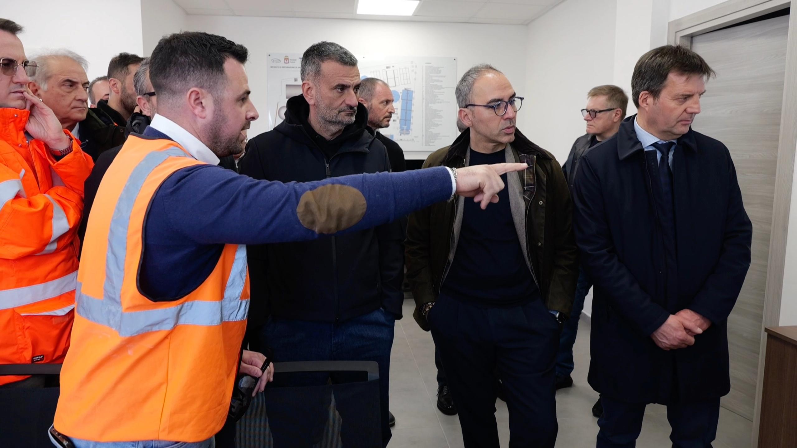 Galleria Decaro in visita agli impianti idrici di San Severo e Finocchito: “Stiamo superando la crisi. Presto attivi in Puglia 42 impianti di riuso di acque reflue. Pronta la vasca per l’acqua del Liscione dal Molise” - Diapositiva 6 di 6