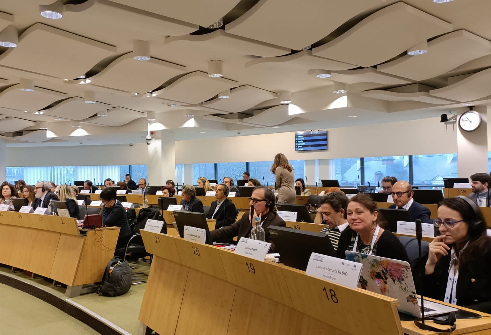 Galleria REGIONS2030, IL PRESIDENTE EMILIANO E L’ASSESSORA MARASCHIO A BRUXELLES PER L’EVENTO FINALE DEL PROGETTO - Diapositiva 3 di 5