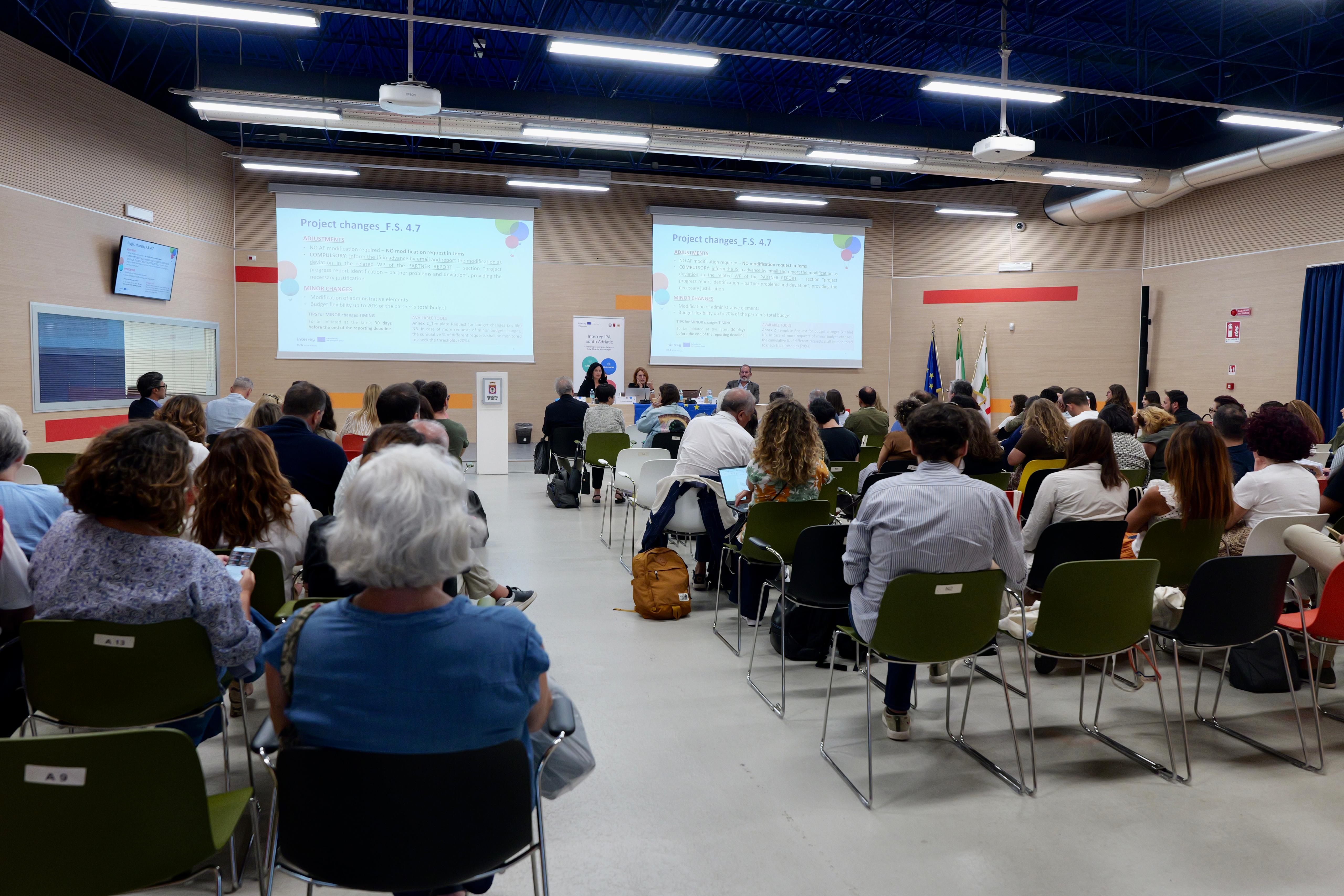 Galleria Infoday del Programma Interreg IPA South Adriatic per formare i beneficiari dei 43 progetti approvati con la standard call - Diapositiva 10 di 11